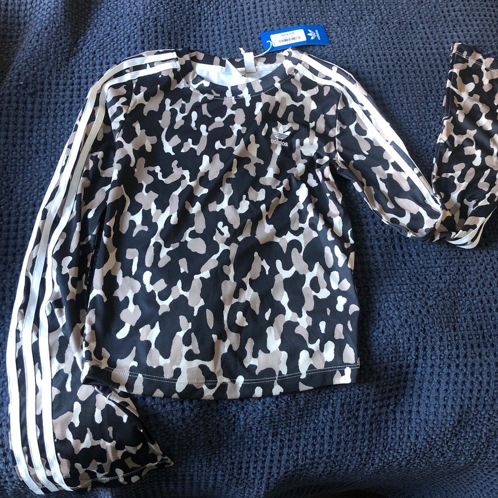 Adidas camo flare sleeve top XS